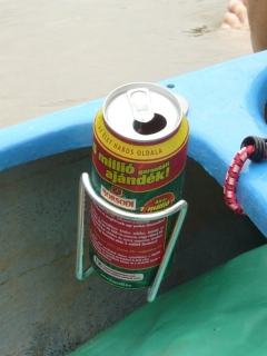 Ön dönt: iszik vagy evez? Megoldás: sörtartó design 2011-ben
